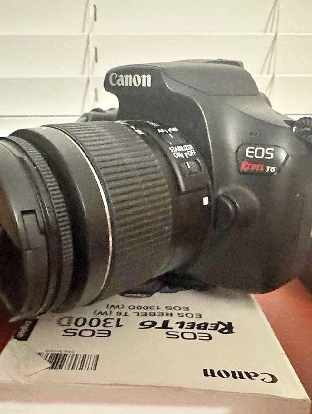 Canon EOS Rebel T6 DSLR Camera Kit with Bag and Two Lenses. - Picture 3 of 3